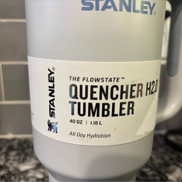 Stanley Quencher H2.0 Tumbler - Gray - Picture 3 of 4